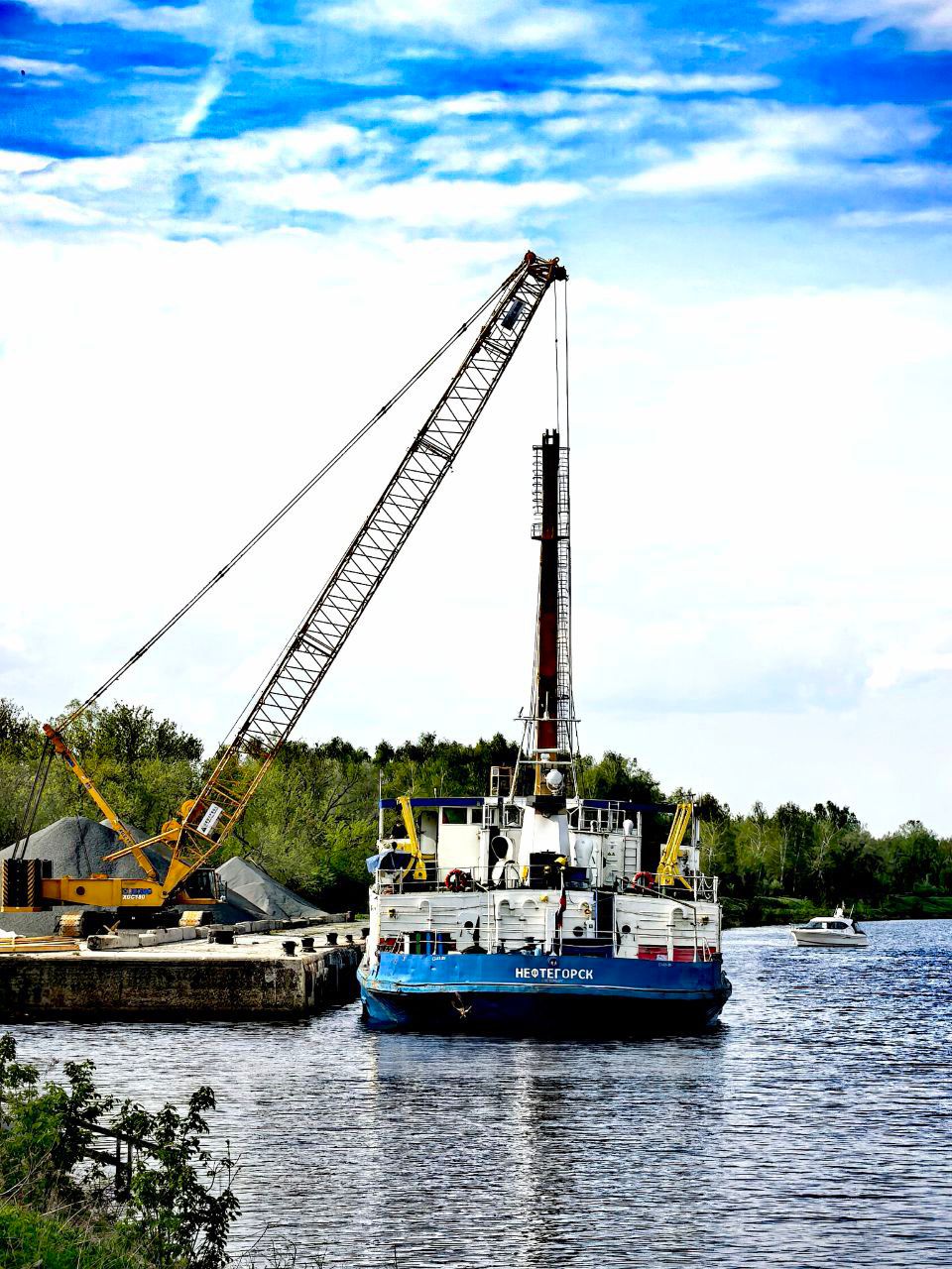 Теплоход «Нефтегорск» (проект 576)